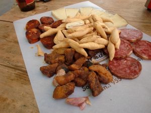 Comer bien y Sevilla, sinónimos