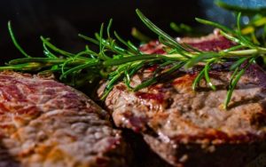 Los beneficios de comer carnes a la brasa