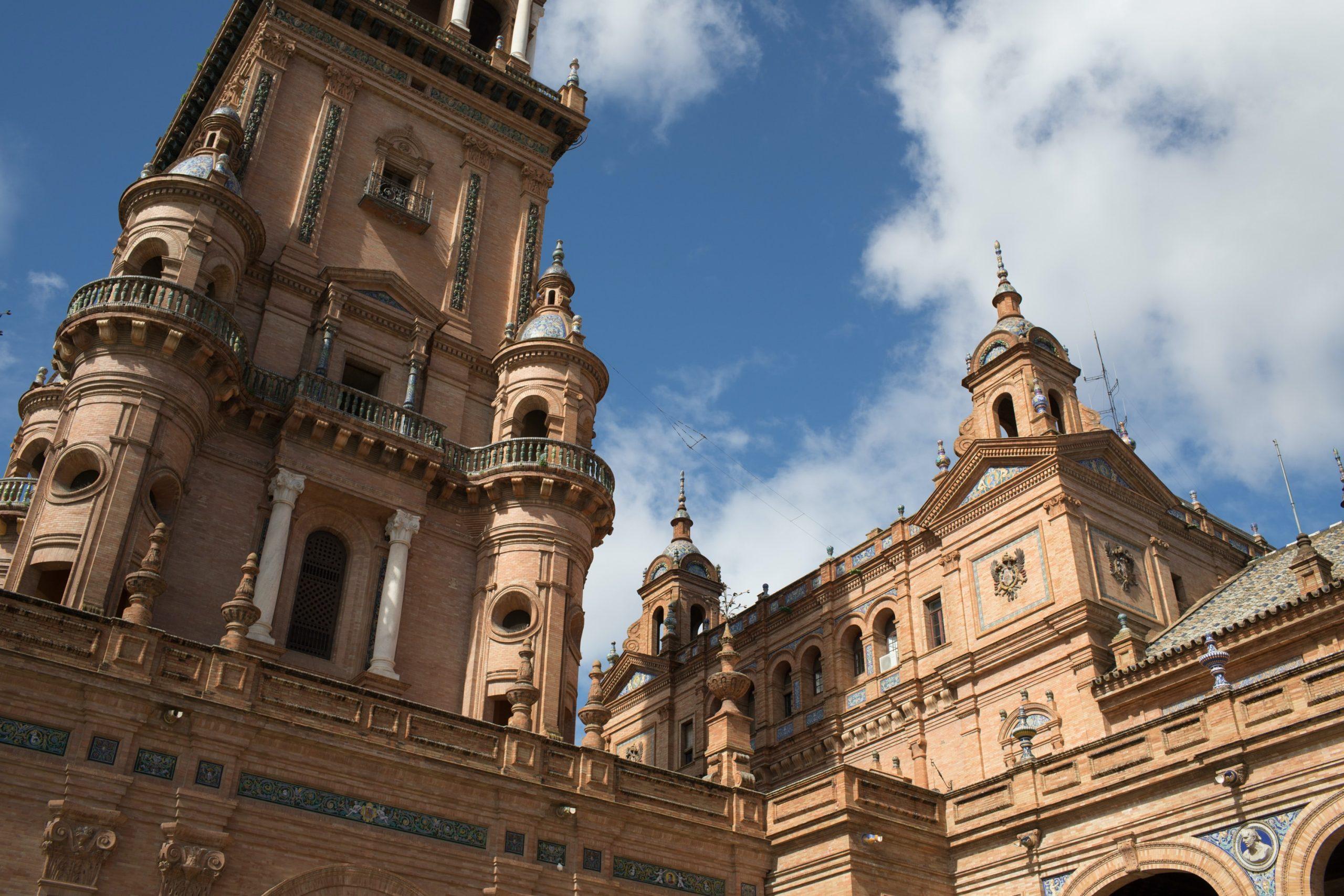 Disfruta al Máximo Mayo en Sevilla: Planes y Actividades Imperdibles